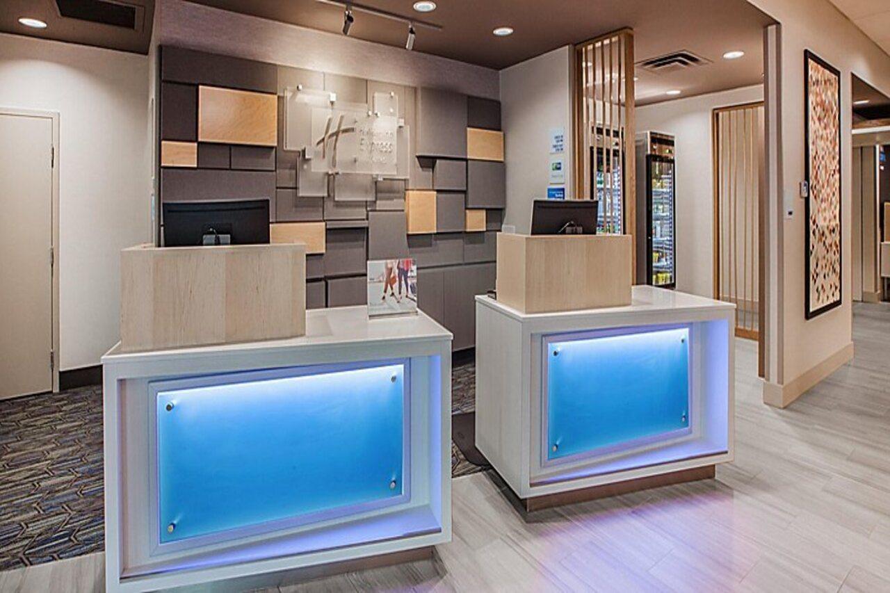 Holiday Inn Express & Suites Woodside Laguardia Airport Нью-Йорк Экстерьер фото