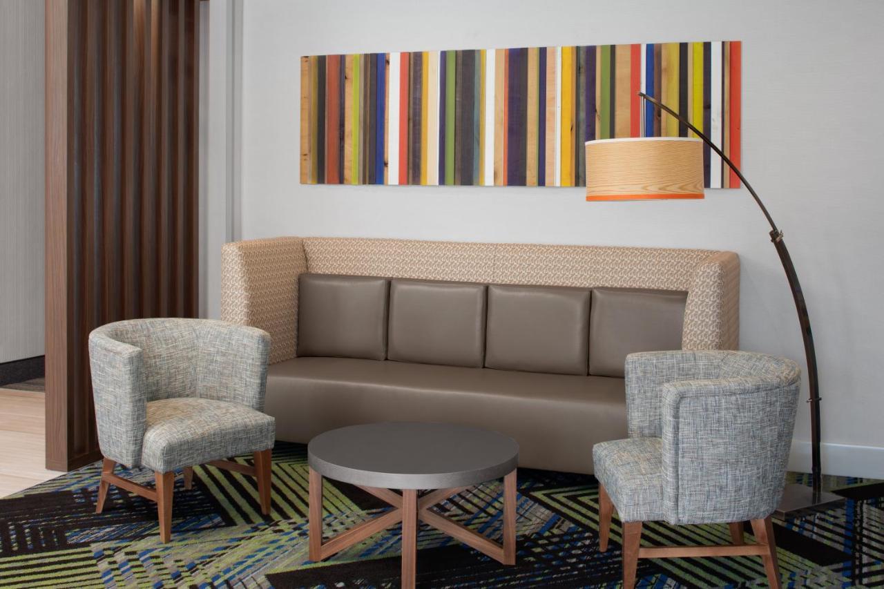 Holiday Inn Express & Suites Woodside Laguardia Airport Нью-Йорк Экстерьер фото