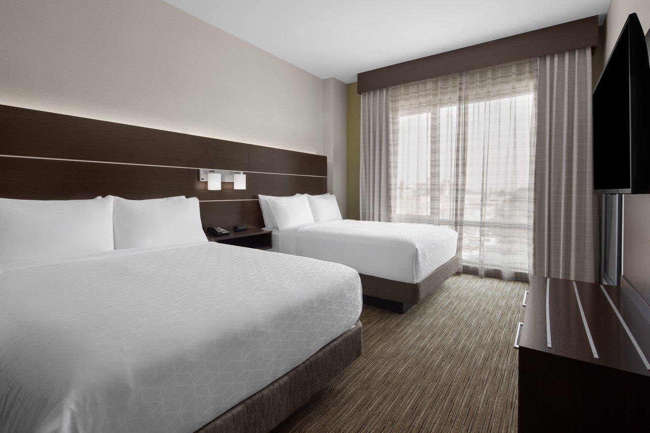 Holiday Inn Express & Suites Woodside Laguardia Airport Нью-Йорк Экстерьер фото
